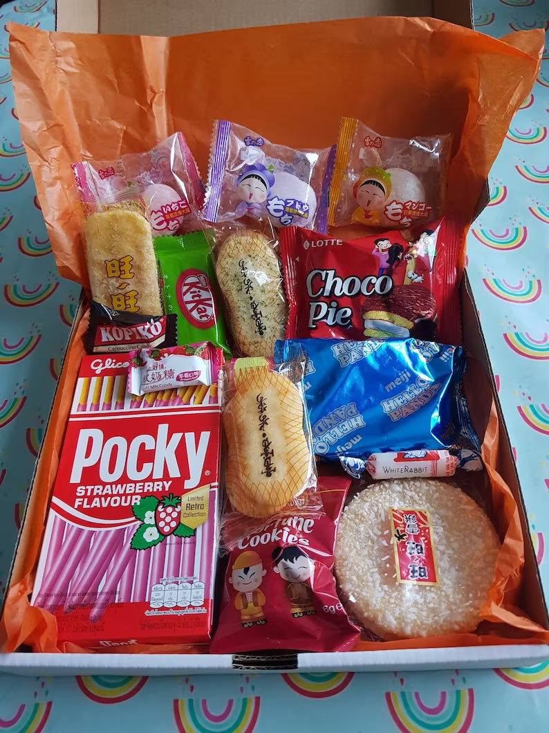 Momo - Kawaii Snack Box